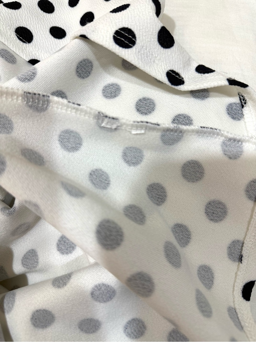 Green Envelope White Short Puff Sleeve Top with Blue Polka Dots - Picture 4 of 4